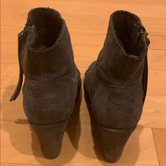 TOMS Suede Desert Wedge Tassel Zip Bootie size 5 - Picture 3 of 9